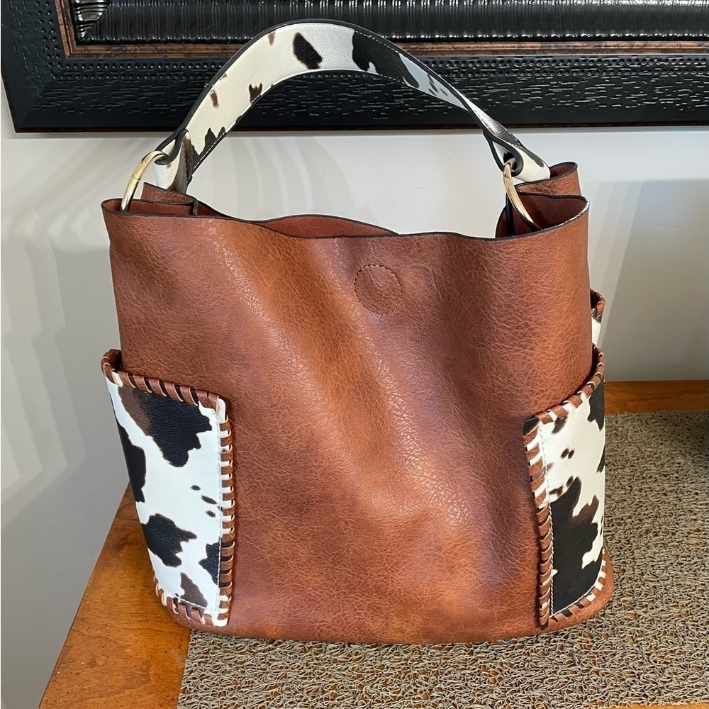 Women’s set of two brown cow print Foux leather cross body, large tote bag/ purs - Picture 4 of 11